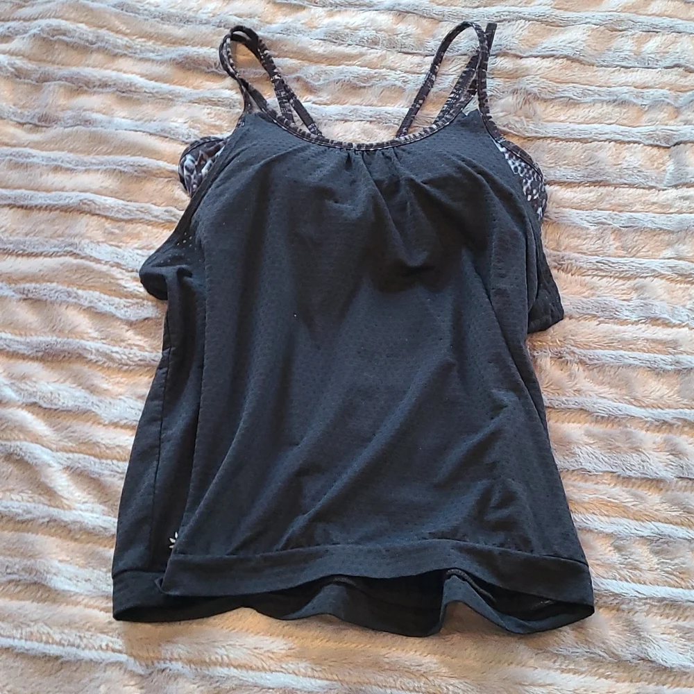 ❌️SOLD❌️ Athleta Cobra Dot Invigorate 2 in 1 Tank - Picture 5 of 10